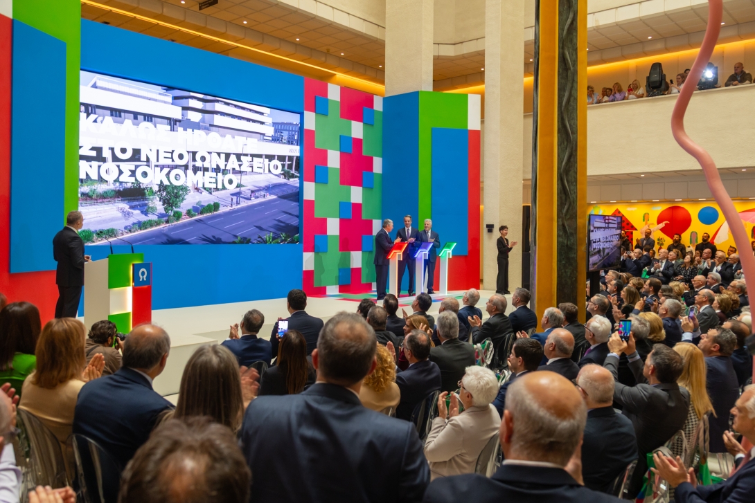 Ο Πρόεδρος του Ιδρύματος Ωνάση, κ. Αντώνης Σ. Παπαδημητρίου, ο Πρωθυπουργός κ. Κυριάκος Μητσοτάκης και ο Πρόεδρος του Ωνάσειου Νοσοκομείου, Καθηγητής κ. Ιωάννης Μπολέτης, εγκαινιάζουν το νέο νοσοκομείο.